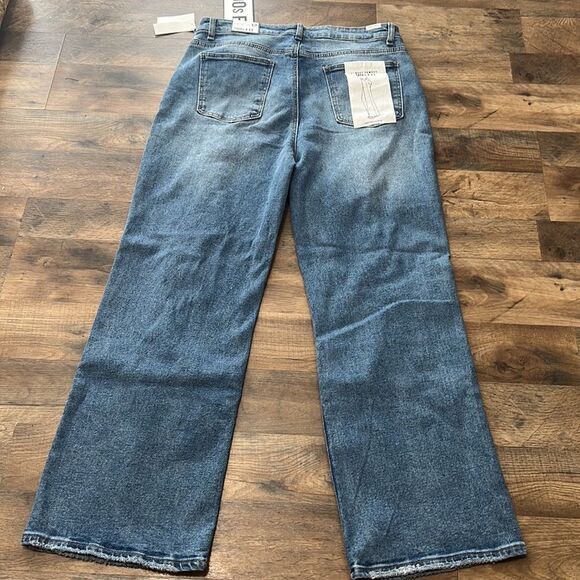 Almost Famous 90’s fit distressed jeans. Size 13 - Picture 5 of 7